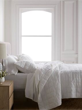 NWOT Quince European Linen Box Quilt in White - King/CalKing - Retail $184